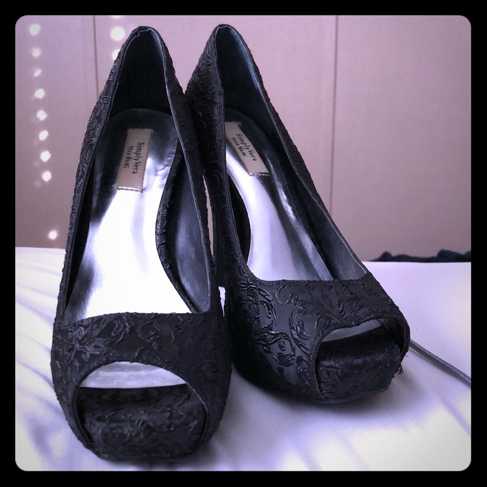 Simply Vera size 8 peep toe